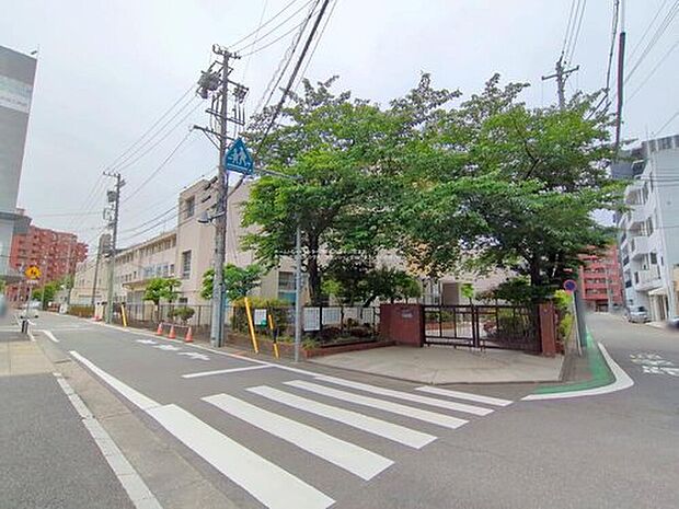 名古屋市立八熊小学校(約260m)