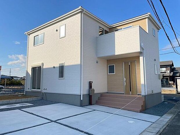 【現地外観写真】3号棟
完成しております!本日内覧可能です!弊社では現地販売会を行っておりません。現地ご見学の際はお気軽にお問い合わせ下さい☆