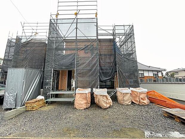 【現地外観写真】4号棟
建築中のためモデルハウスで構造説明会を開催しております☆設備や構造などご説明いたします!お気軽にお問い合わせください♪