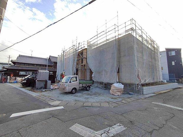 【現地外観写真】全3棟☆
駐車2~3台可能♪
住宅の構造や設備仕様・完成イメージなどのご質問はいつでもお気軽にお問い合わせ下さいませ☆資料もお送りいたします♪