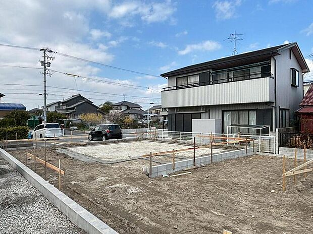 【現地外観写真】全2邸☆
建築中のためモデルハウスで構造説明会を開催しております☆設備や構造などご説明いたします!お気軽にお問い合わせください♪