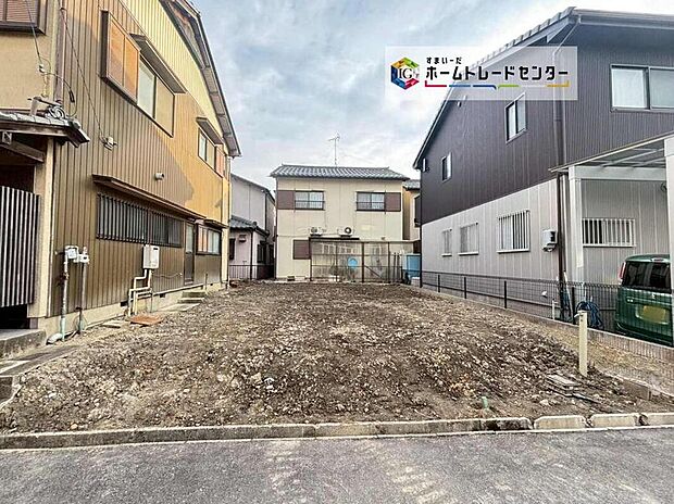 【現地外観写真】全１邸☆
並列駐車２台可能♪
完成に向けて現在建築工事中です☆住宅の構造や設備仕様・完成イメージなどの資料もお送りいたします♪お気軽にお問い合わせ下さい☆