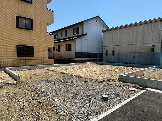 【現地外観写真】お買い物施設が徒歩圏内♪
イオン南陽店まで徒歩１分、セブンイレブンまで徒歩７分、スギ薬局南陽店まで徒歩１３分☆
