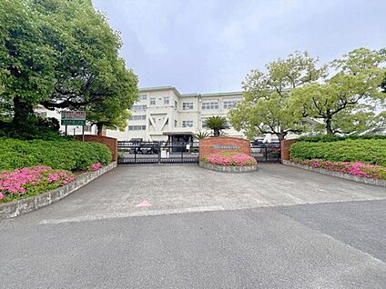 清須市立西枇杷島小学校 210m(徒歩3分)