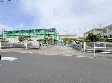 津島市立神守中学校 2300m(徒歩29分)
