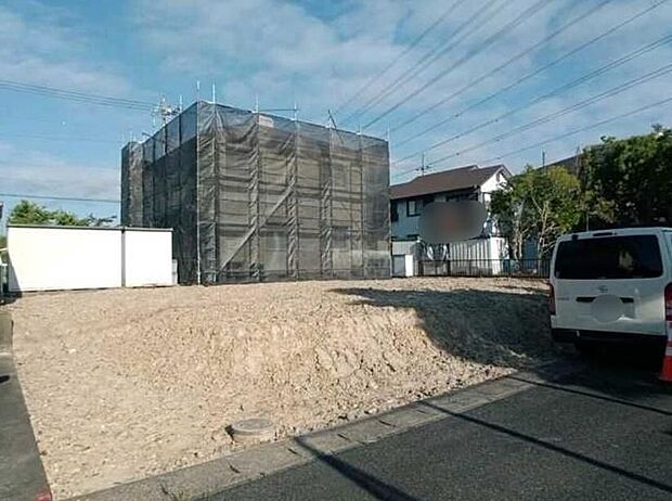 【現地外観写真】当物件のご案内につきましては、営業スタッフが丁寧に御対応します♪休日、お仕事帰りなど、ご都合に合わせていつでもご案内いたします♪周辺環境と併せて、実際に現地をご確認ください♪