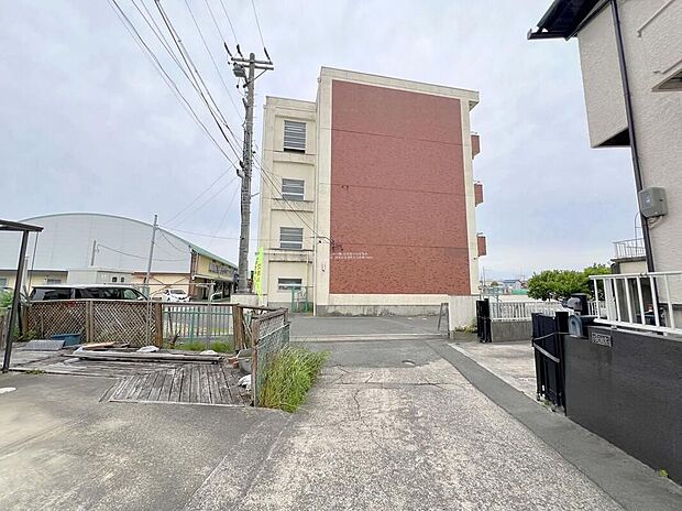 津島市立北小学校(約290m)