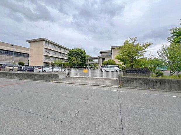 稲沢市立稲沢西中学校(約2,200m)