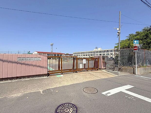 清須市立新川中学校（約1,800m）
