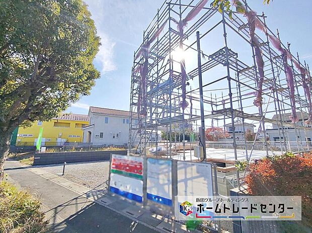 ご予約をいただければ、平日や夜間でもご案内は可能です。お仕事の形態が多様化しておりますので、決まったお時間では中々身動きが取れないお客様も多いかと思います。お気軽にお申し出ください！