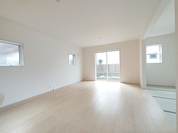 【1号棟】１６帖リビングです。