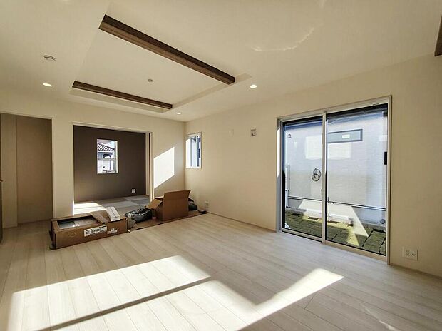 【1号棟】17帖のリビングです。