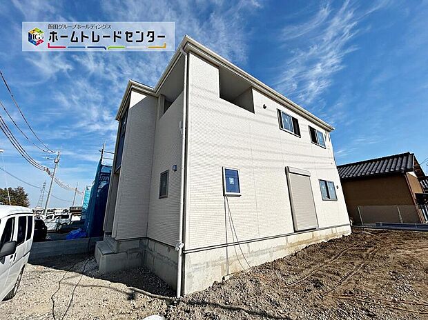 【11/24撮影】一戸建ての大きなメリットは、「自分の土地」を自由に使えること。好きなペットが飼えるほか、ガーデニングやＤＩＹ、車やバイクの手入れなど様々な趣味を楽しめます♪