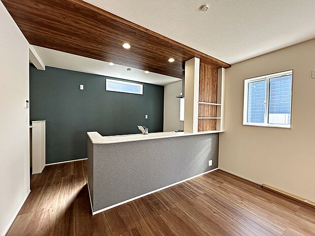 一戸建ての大きなメリットは、「自分の土地」を自由に使えること。好きなペットが飼えるほか、ガーデニングやＤＩＹ、車やバイクの手入れなど様々な趣味を楽しめます♪