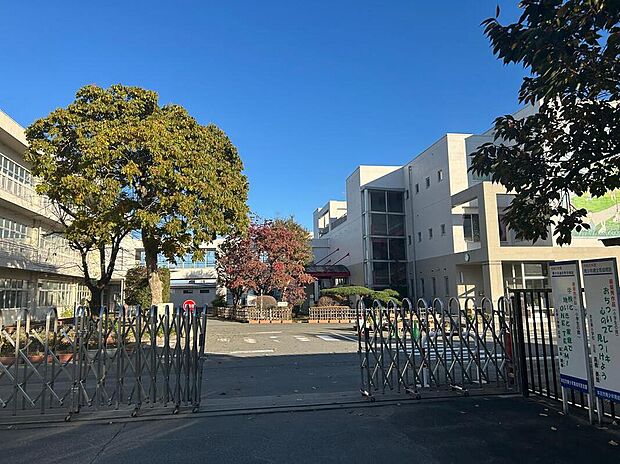 本庄市立本庄南小学校まで1700m 徒歩22分♪ほぼ平坦な通学路です♪