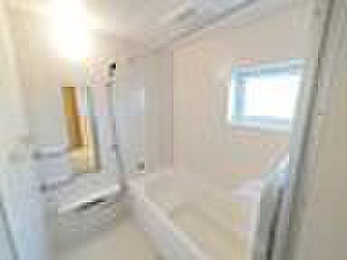 【浴室】１坪ある浴室です。