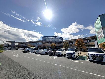 ウニクス鴻巣 320m(徒歩4分)