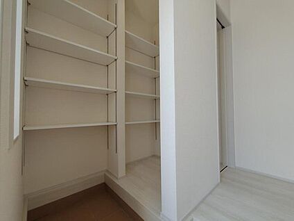 【シューズインクローク】