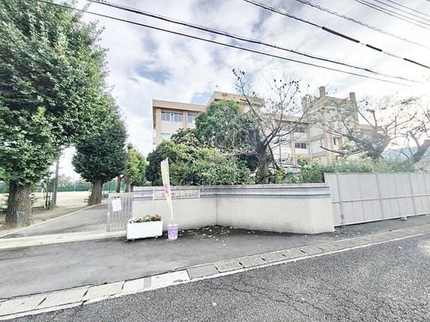 加須市立昭和中学校(約1,900m)