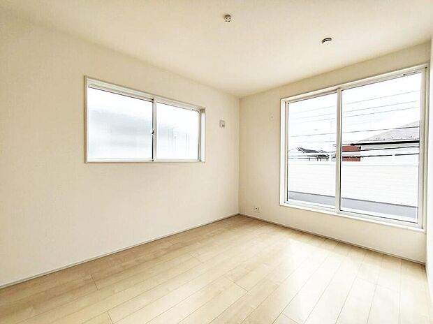 【リビング以外の居室】【４号棟】２階東側６帖のお部屋です。