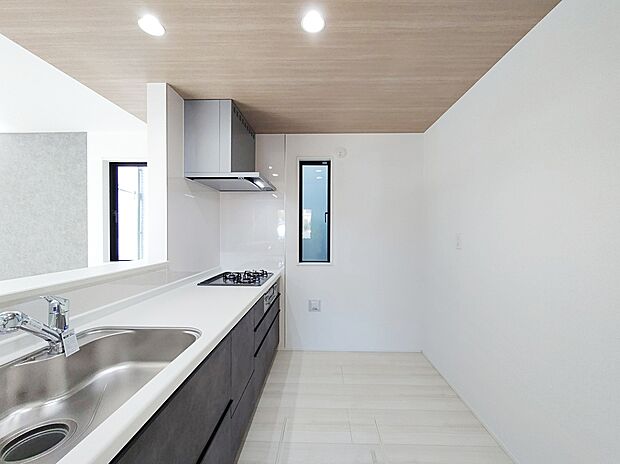 【キッチン】人気の対面キッチンです。