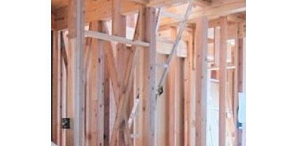 横からの力に耐える「筋交い」