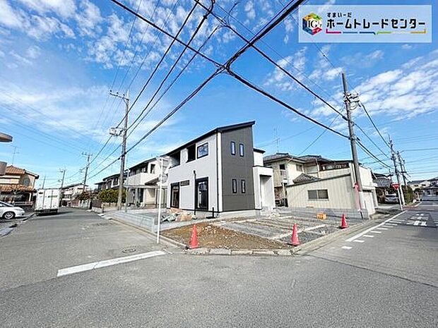 【前面道路含む現地写真】ご予約をいただければ、もちろん平日や夜間でもご案内は可能です。お気軽にお申し出ください。