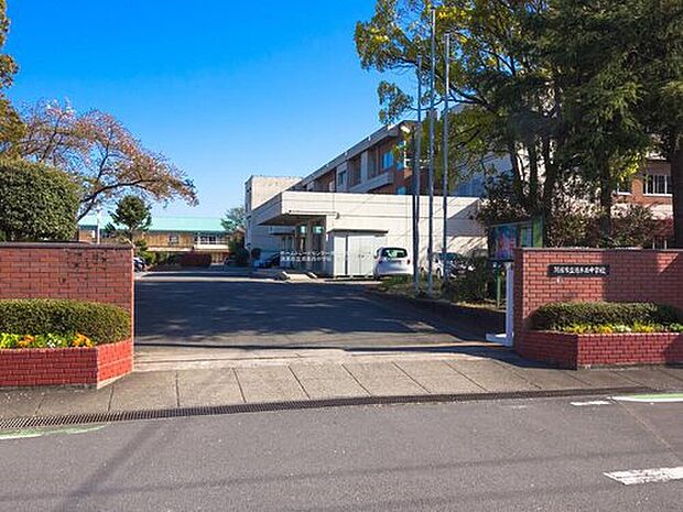 鴻巣市立鴻巣西中学校(約1,300m)