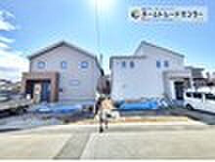 【前面道路含む現地写真】☆1.2号棟☆ご予約をいただければ、平日や夜間でもご案内は可能です。決まったお時間では中々身動きが取れないお客様も多いかと思います。お気軽にお申し出ください。