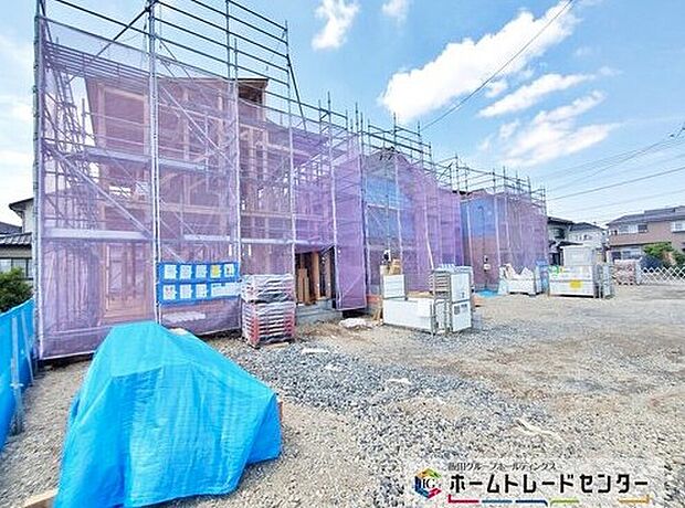 【現地外観写真】【2026年4月撮影】マンションとの大きな違いはやっぱり広さ♪自分だけの一人部屋や遊びまわれるお庭などお子様にうれしいポイントが盛りだくさん！