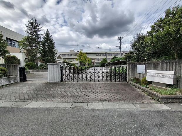 行田市立西中学校（約800m）