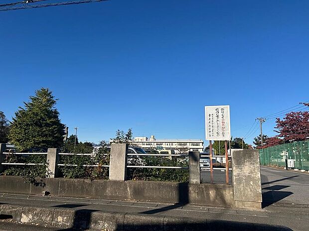 本庄市立本庄西中学校（約1,400m）