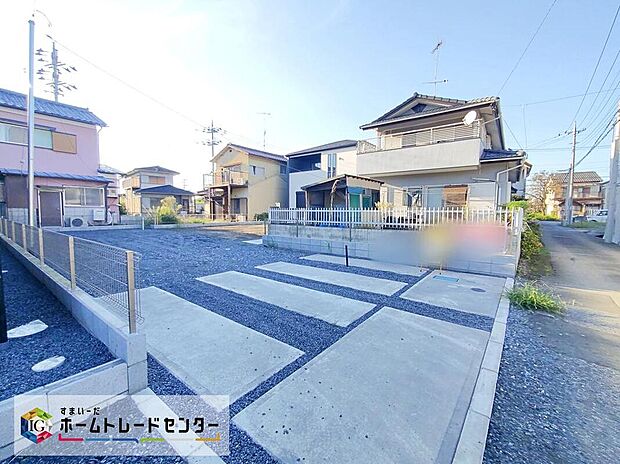 【駐車場】カースペース4台可!ファミリーカーの需要が多い中、駐車場も広めに確保いたしました。マンションとは違う敷地内駐車。ご主人様のお車のお手入れにも気合が入りますね。