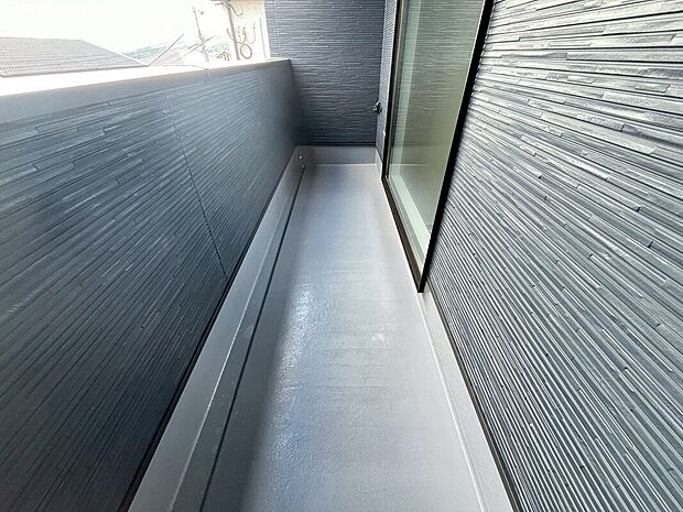 【バルコニー】南向きにつき、陽当り良好！