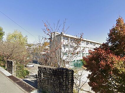西宮市立塩瀬中学校 約2,900ｍ(徒歩約37分)
