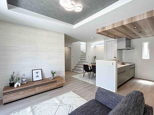 【モデルハウス写真】【モデルハウス(紅葉ヶ丘西)/LDK】
建築プランの参考にしていただけるモデルハウスを多数公開中です。ご見学など、お気軽にお問い合わせください。