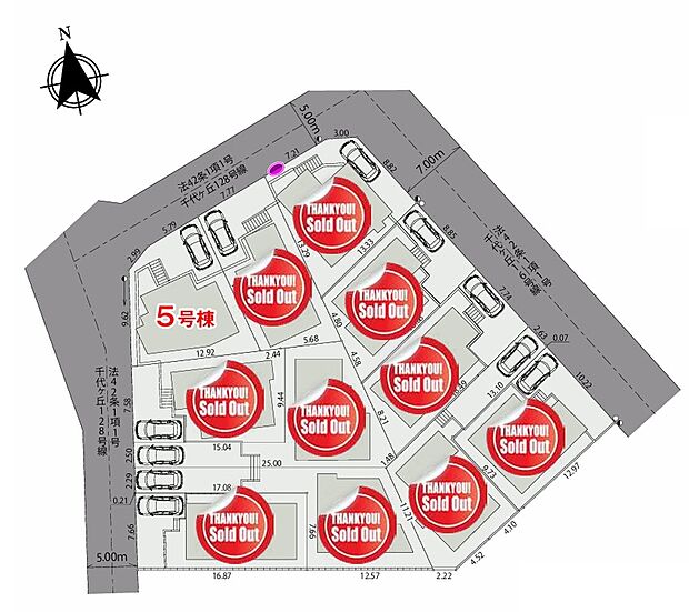 第一種低層住居専用地域の良好な住環境が保たれたエリア。低層の一戸建てを中心とした街並みが整然と続き、周辺は高い建物が建っていないので、採光や開放性に恵まれ、空が広く緑の多い閑静な趣を感じる環境です。