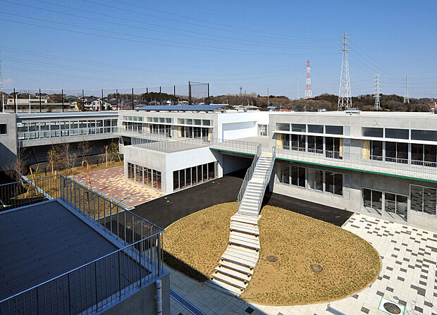 横浜市立あかね台中学校（約500m）