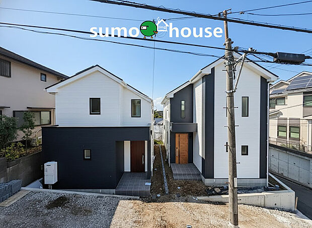 【洗練されたデザイン】閑静な住宅地で子育て家族にピッタリ。毎日のお散歩も快適な緑に恵まれたエリアで、自然に包まれた穏やかな暮らしを実現するための、ゆとりある住環境が整っています。緑の潤いを感じながらホッと生活できそう。