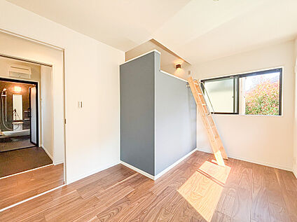 ロフト付き居室