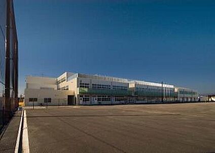 横浜市立美しが丘西小学校 910ｍ