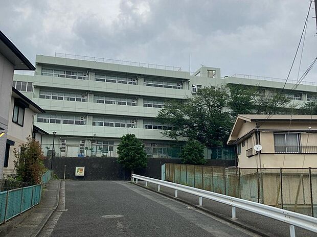 横浜市立東鴨居中学校（約500m）