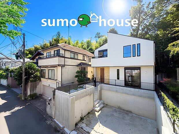 【洗練されたデザイン】新築戸建てとしての清潔感と最新のモダンな住宅デザインが魅力的です。シンプルながら飽きのこない佇まいが長く美しさを保ちます。訪れる人を心地よく迎えてくれる住まいの顔となる外観です。