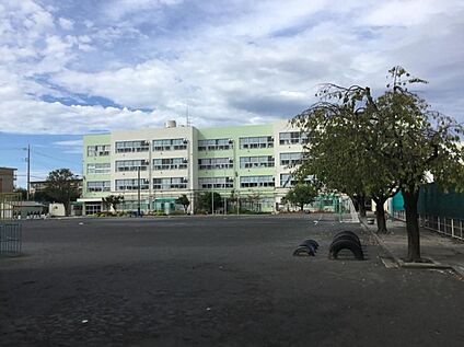 横浜市立上白根小学校 270ｍ