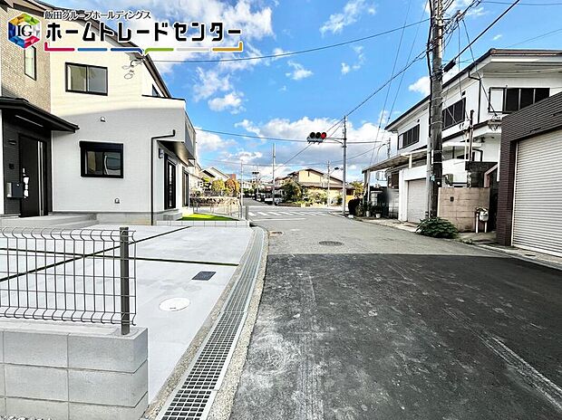 【【前面道路】】前面道路も広くて開放的な住宅街です♪
南側からの日当たり良好な区画♪