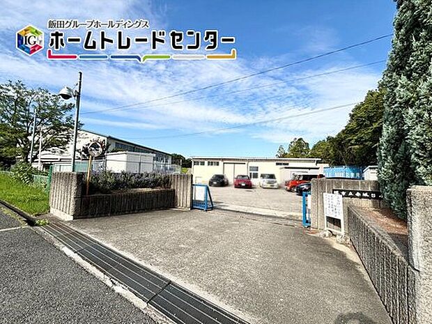 堺市立赤坂台小学校（約1,100m）