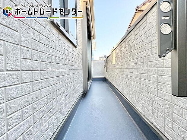 【バルコニー】南面バルコニーで日当たり良好♪奥行もあり洗濯もの干しもノンストレスです♪