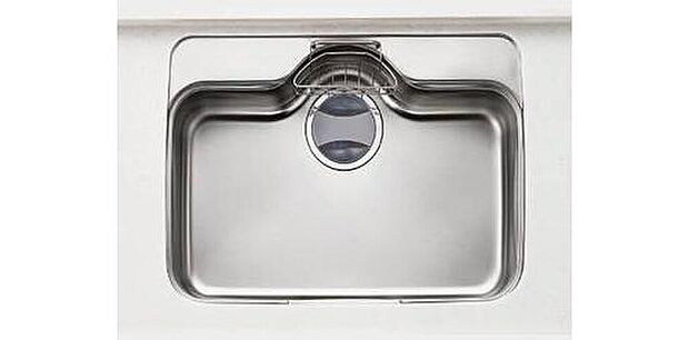 【シンク】中華鍋なども洗いやすい大きなシンクは、ゆとりがあるので、使い勝手も良好です(同仕様)