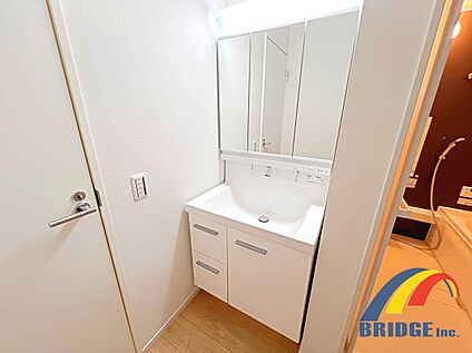 三面鏡独立洗面台