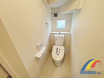 ウォシュレット機能付きトイレ　同社同等施工例写真